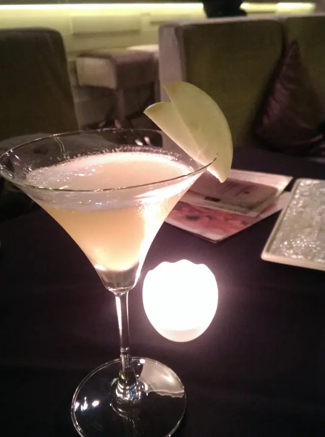 入口有菠蘿味道，反而酒精不多