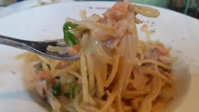 三文魚很多
