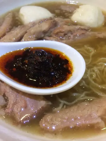 牛腩魚蛋麵走蔥