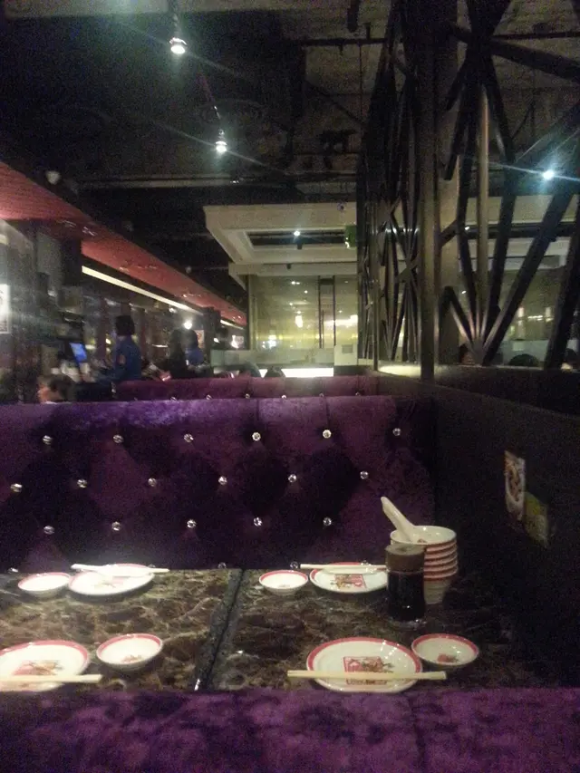 環境不錯,這是4人的座位