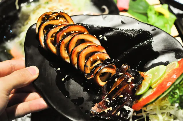 汁燒魷魚筒真係好差,燒到干晒,好似食緊碳咁