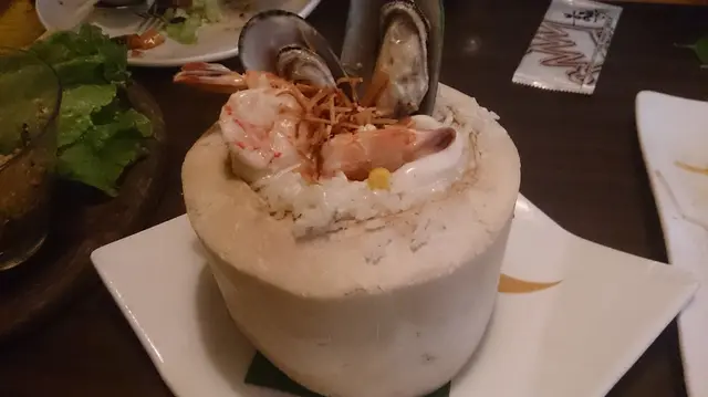 椰青海鮮焗飯