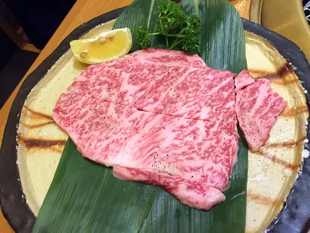 A5扒脂肪均勻，重點是掌握燒烤時間，大概五成熟入口有即溶感，亦夠牛味，不可不試。