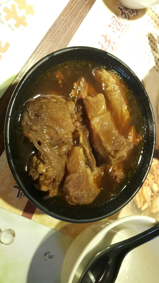 呢個牛肋腩好林，好入味