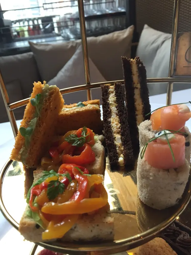 牛油果，藩茄三文治幾特別