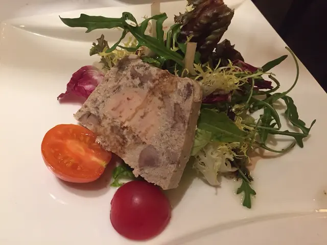 鴨肉鵝肝批配沙律