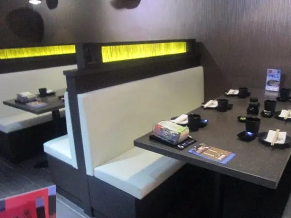 兩排六人的卡位