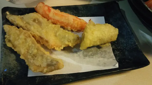 三文魚天婦羅、蟹棒天婦羅及香蕉天婦羅