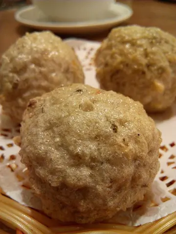 炸鲮鱼球