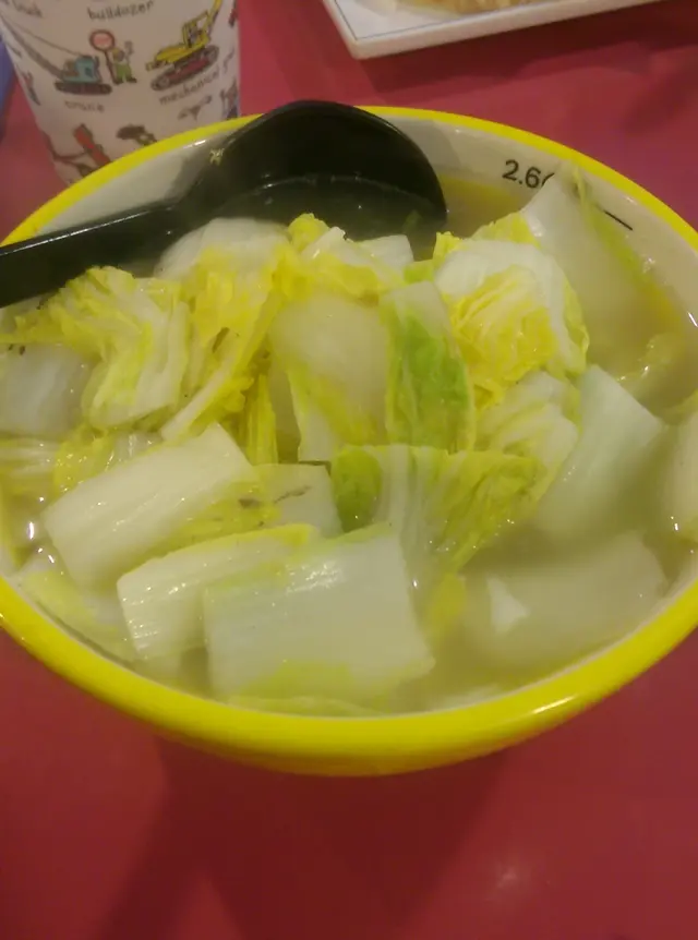 娃娃菜剪成細片，容易入口之餘，份量亦很多！