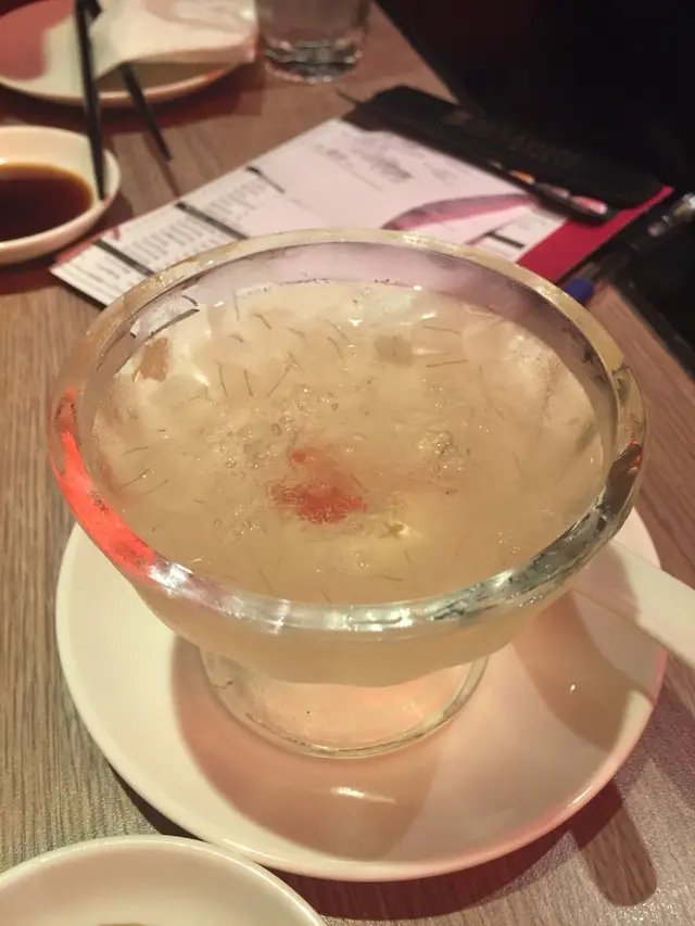 送甜品:) 幾refreshing有大量蘆薈..本來其實想食酒釀丸子😂