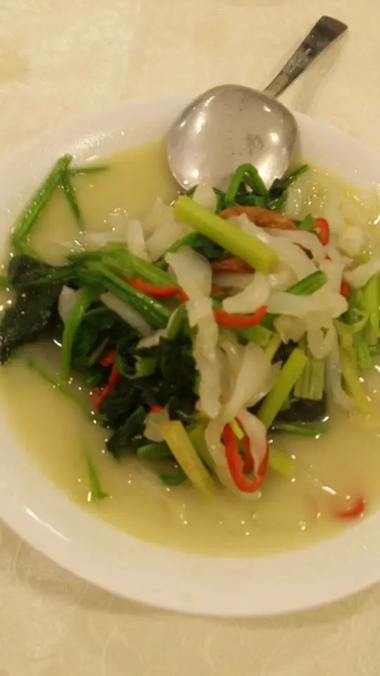 湯低加上花膠條煮過後有點起膠