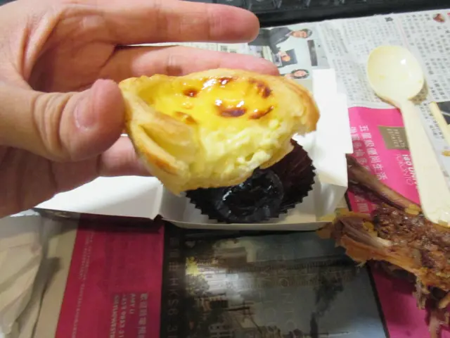 件葡撻好鬆軟。一口咬落去好滑。香味十足。