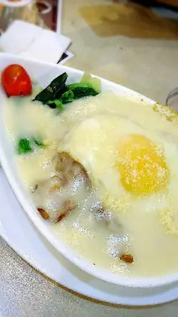 蒜香牛柳粒芝士撈面加煎蛋