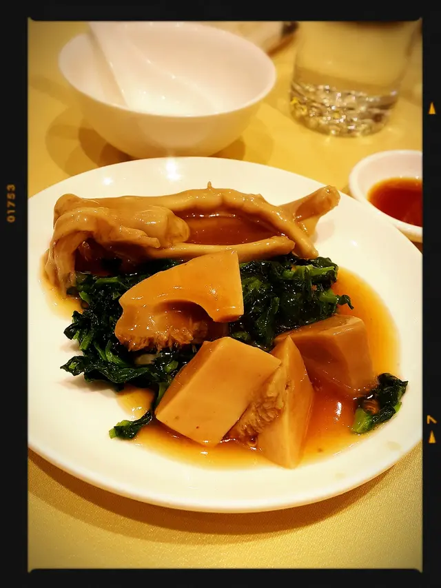 鮑汁鵝掌鮮鮑角跟豆苗