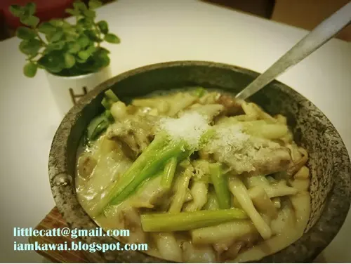 椰汁芋香牛蒡煲
