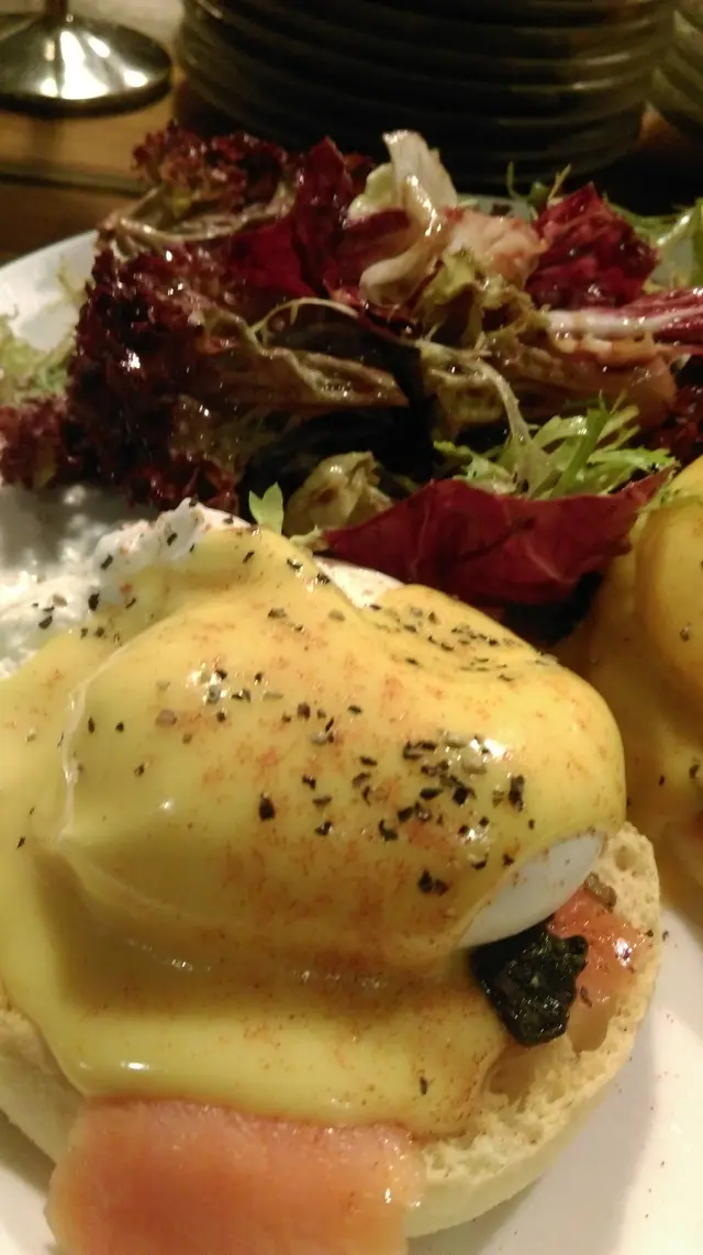 eggs benedict