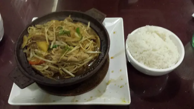 沙嗲金菇肥牛粉絲煲