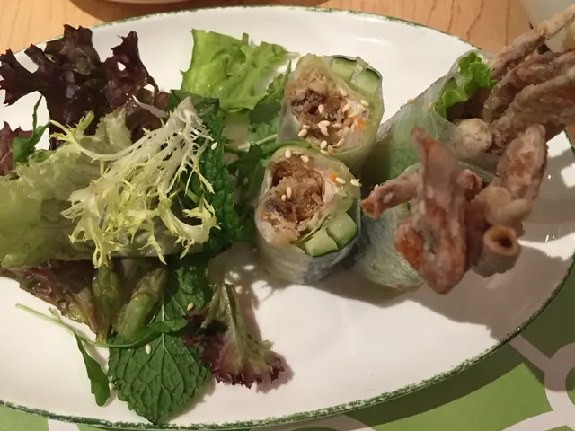 以前食有六件、宜家食得返四件、而且舊嘢細咗好多、個軟殼蟹炸到好乾....