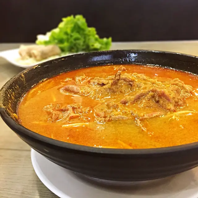 越钟意 今天又要上班了,吃午饭的时候,我在想呀想,究竟吃什麼好呢?