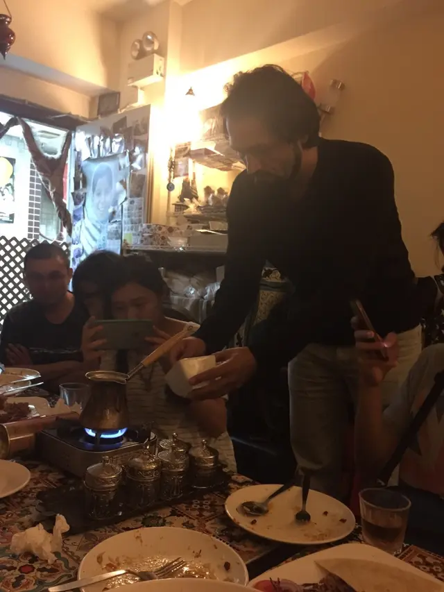 老細親自幫我地煮咖啡