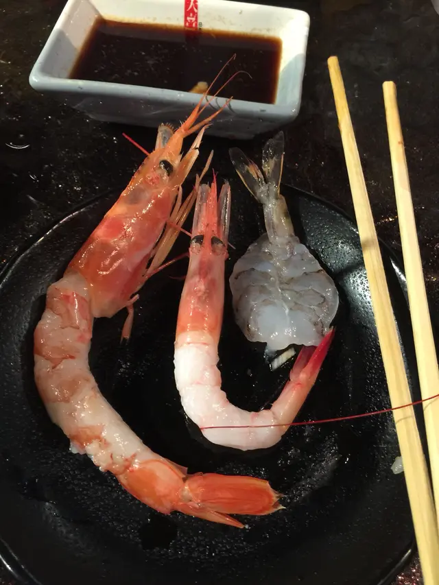 一睇就知赤蝦好大隻，好吸引
