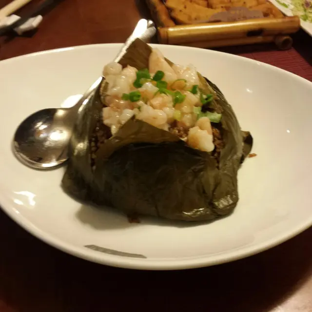 瑤柱鮮蝦荷葉飯