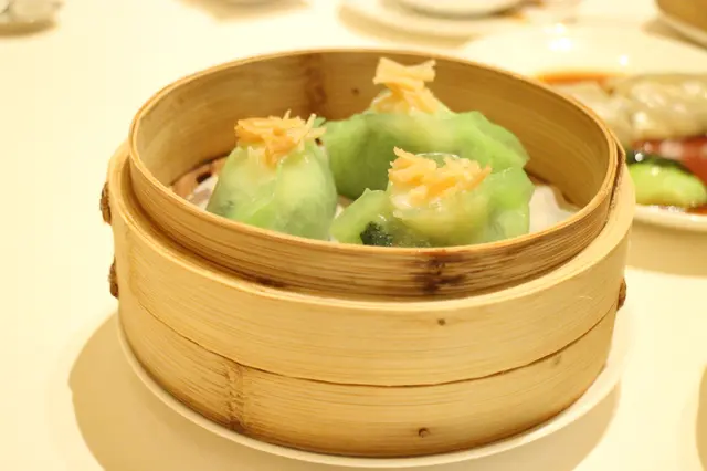 莧菜帶子餃 (Steamed Scallop and Chinese Spinach)