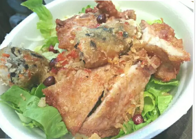 送青檸一杯及越南春卷一條