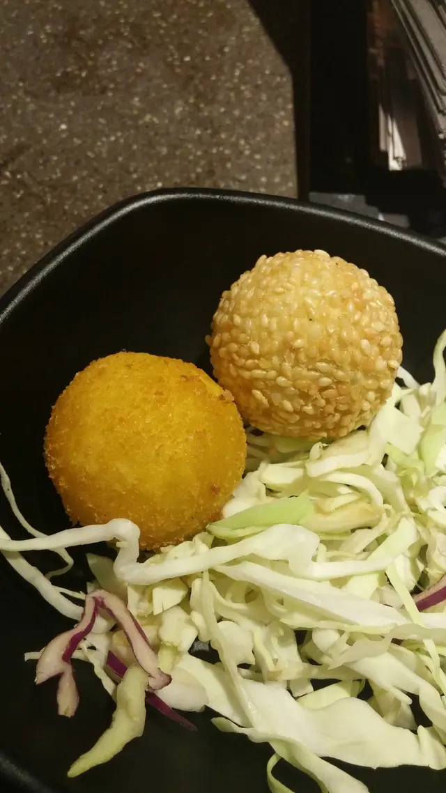 炸得脆口，內稔糯又甜綿，吃下去卻不覺膩滯