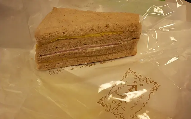 麥包, 唔好食, 乾爭爭, 唔抵食...