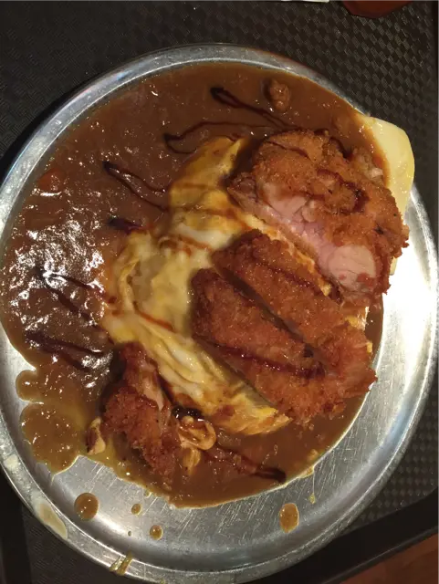 炸雞扒炸得岩岩好 易咬 個蛋吾系全熟 ⻝真系好正