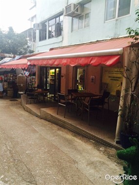 The Barking Lot Café