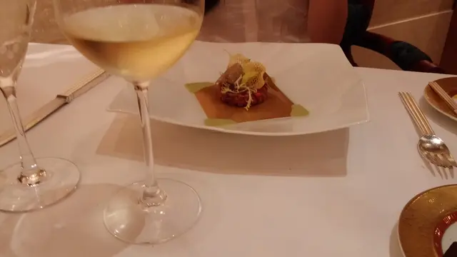 美國生牛肉配黑松露及秘製意大利汁