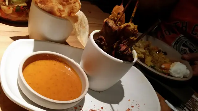 豬、雞串燒嫩滑，非常惹味！