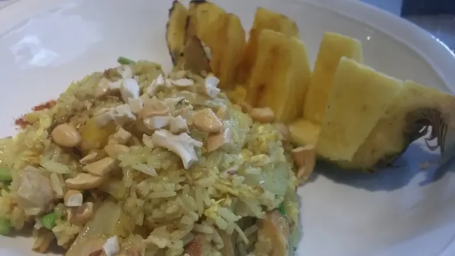 越式菠蘿海鮮炒飯