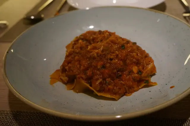 鮮蟹肉香草蕃茄手造闊條麵