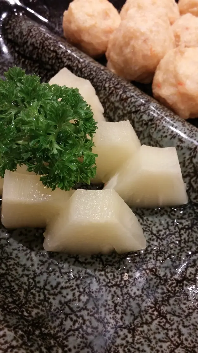 炸物吃多了可能會膩滯，吃點菠蘿片去膩清味亦不錯