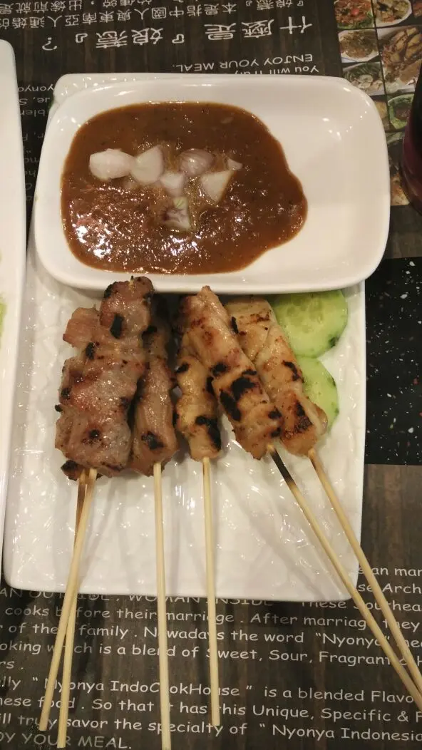 雙拼牛雞串，個沙爹醬好惹味，辣過之前個加多加多，但仲有d甜味，頂得順