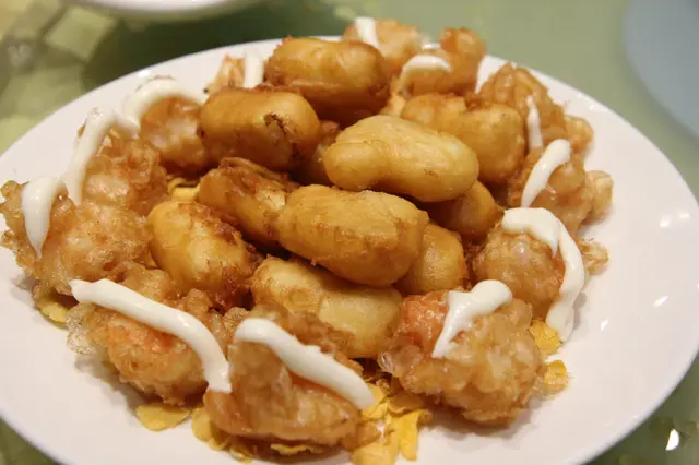 沙律明蝦併薑汁脆奶