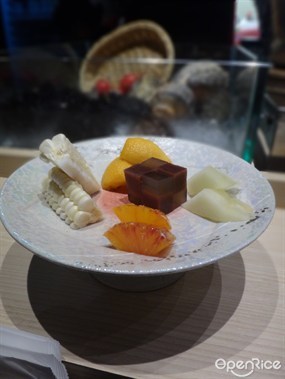 粟米，枇杷，白瓜，日本血橙，水羊羹 - 西環的京日本料理