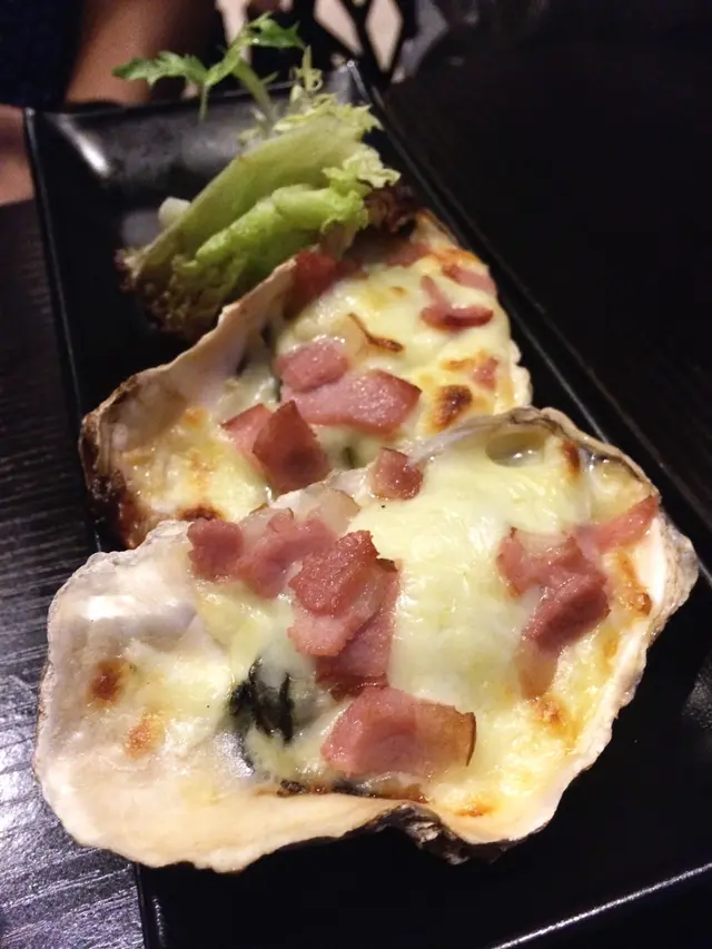 厚厚的芝士,肥美的蠔身