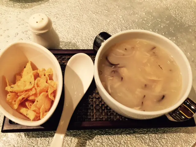 濃湯花膠雞絲羮