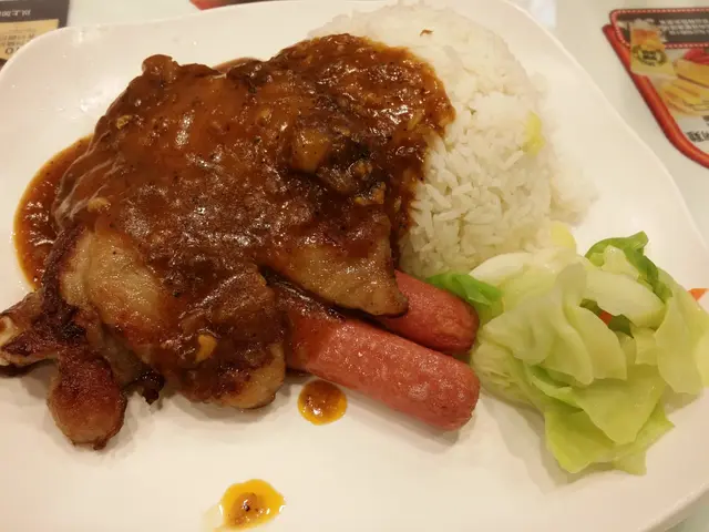 豬扒腸仔飯