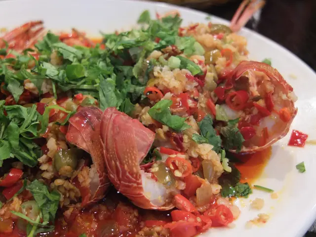 剁椒蒸開邊龍蝦