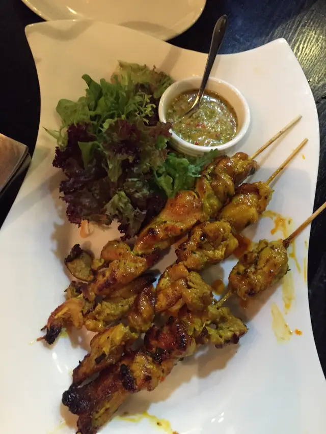 雞肉串燒（8/10)價錢中等但大大份，性價比高。