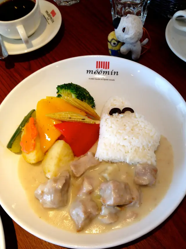 在CAFE吃飯的人都是傻的！