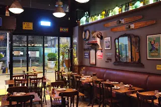 Le Port Perfume - cozy bistro