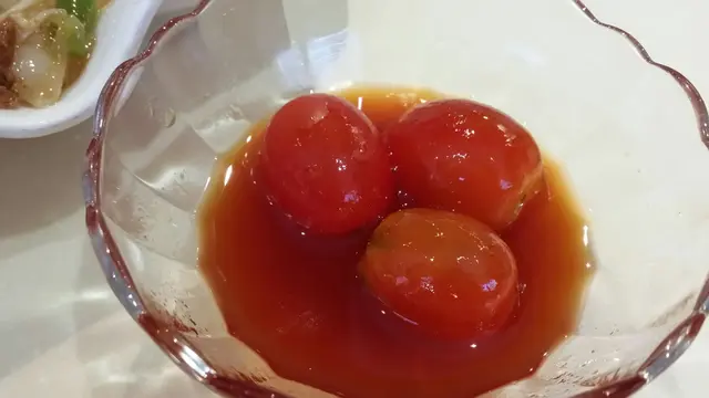 加了茄汁和醋的車厘茄，食落不會有嗅青味，酸酸甜甜很醒胃！