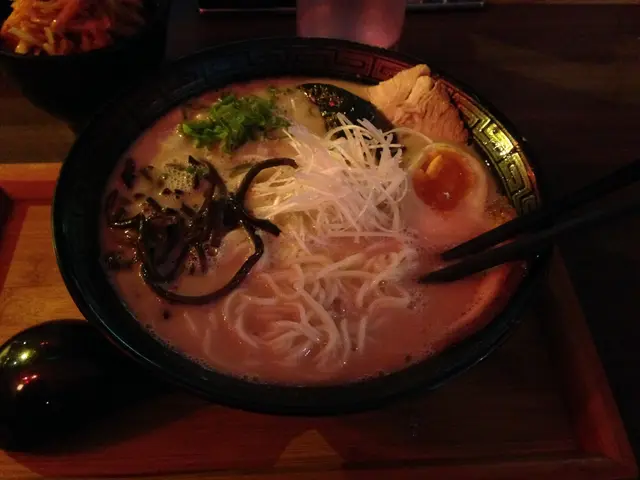 湯底好味，個人認為唔會太濃，不過叉燒唔得